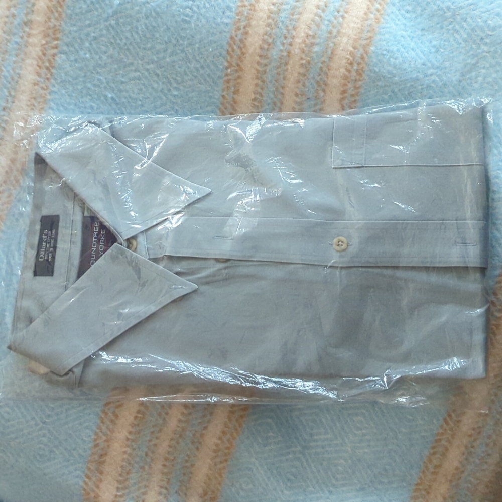 New 🤩 Dillards Half-Sleeve Dress Shirt
